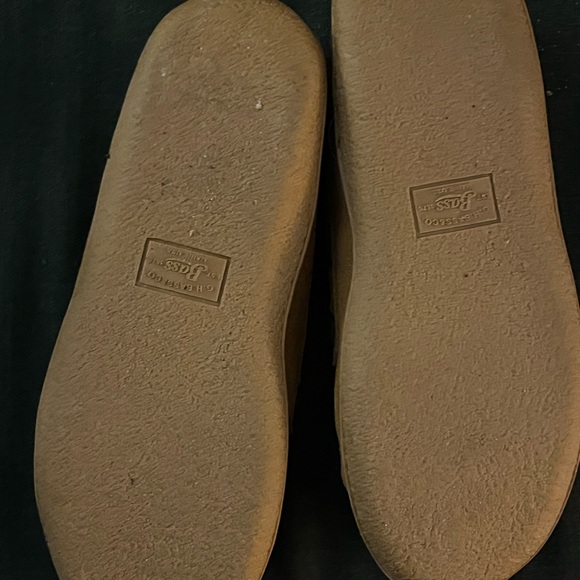 NWOT G.H. Bass Suede Moccasins - Picture 2 of 4